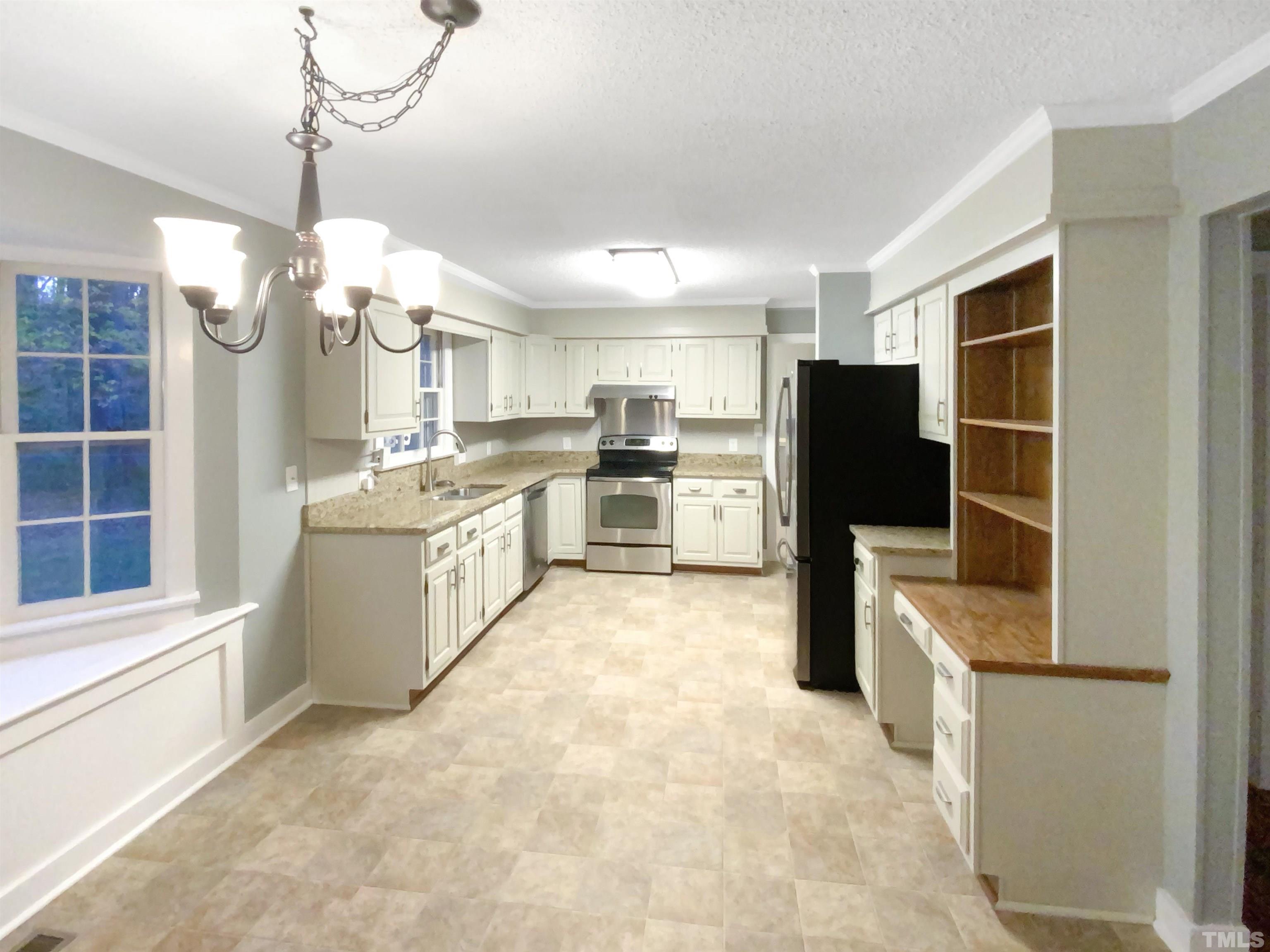 6104 Bayberry Lane Raleigh, NC 27612 - Photo 8 of 21 Gallery Image 8