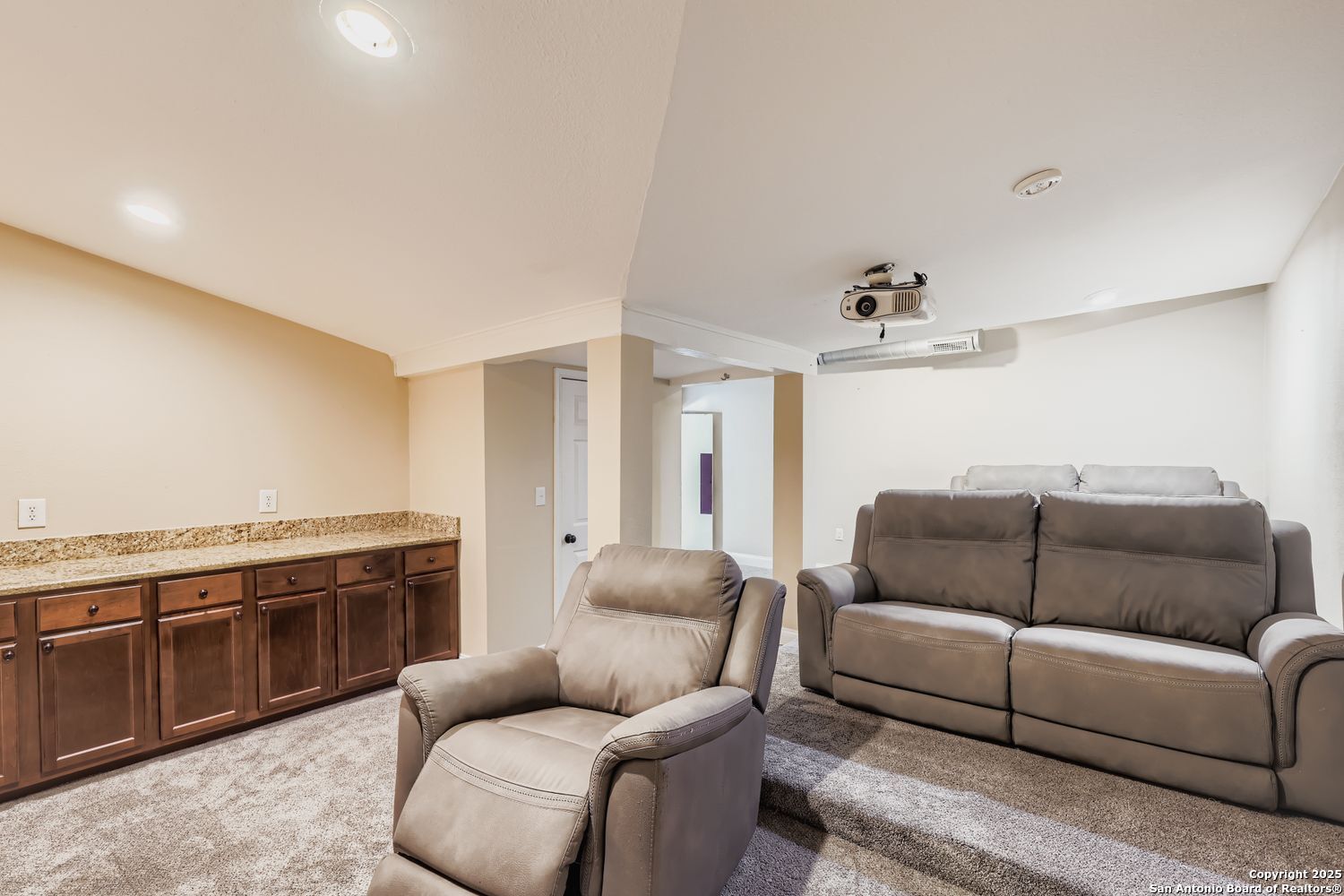 800 Terrell Road San Antonio, TX 78209 - Photo 21 of 28 a living room with furniture and a kitchen