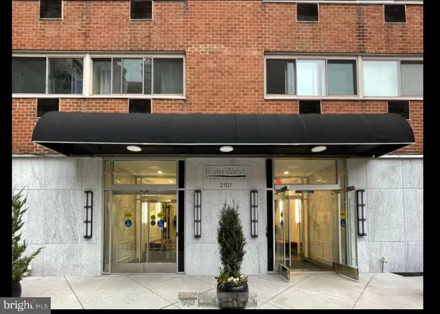 $1,550 | 2101-17 Chestnut Street, Unit 1717, Philadelphia, PA 19103