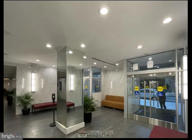 $1,550 | 2101-17 Chestnut Street, Unit 1717, Philadelphia, PA 19103