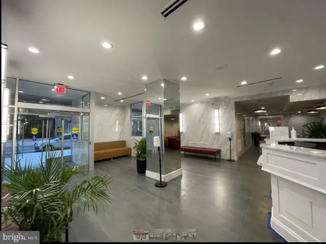 $1,550 | 2101-17 Chestnut Street, Unit 1717, Philadelphia, PA 19103