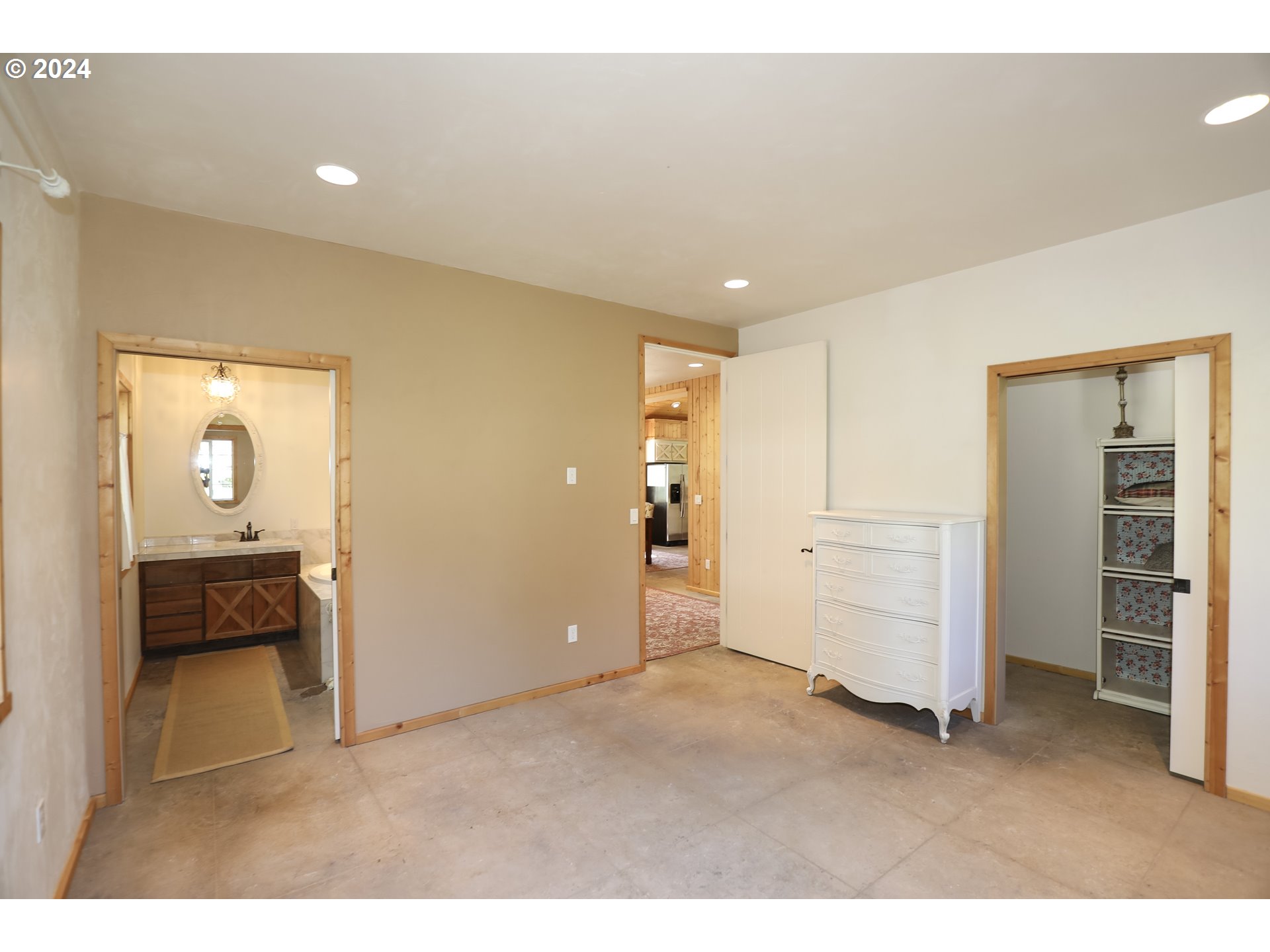 6910 Upper Olalla Road Winston, OR 97496 - Photo 12 of 48 a view of a bedroom
