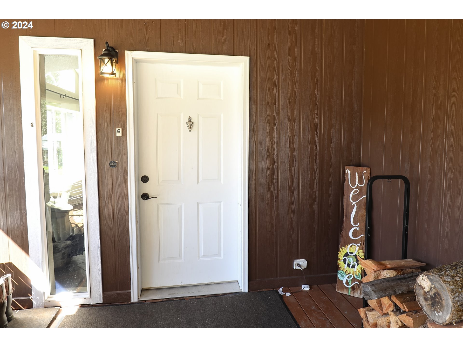 6910 Upper Olalla Road Winston, OR 97496 - Photo 21 of 48 a view of entryway
