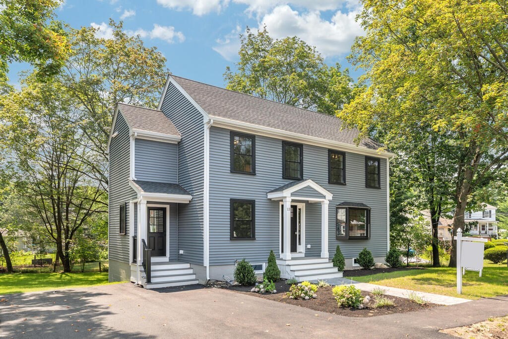 13 Crosby Road Reading, MA 01867 - Photo 2 of 27 Gallery Image 2