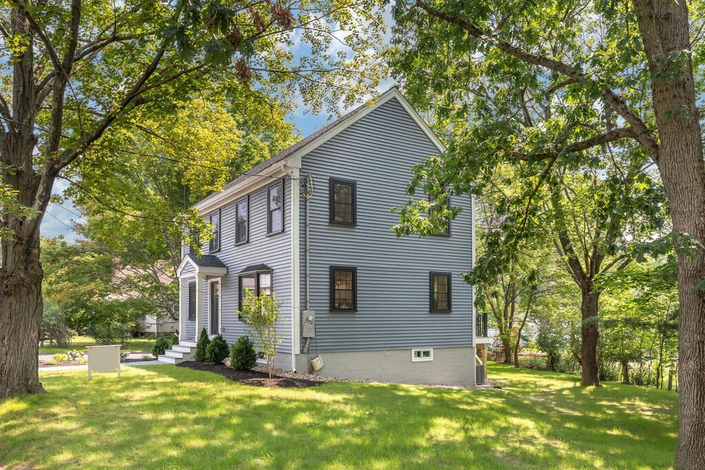 13 Crosby Road Reading, MA 01867 - Photo 3 of 27 Gallery Image 3