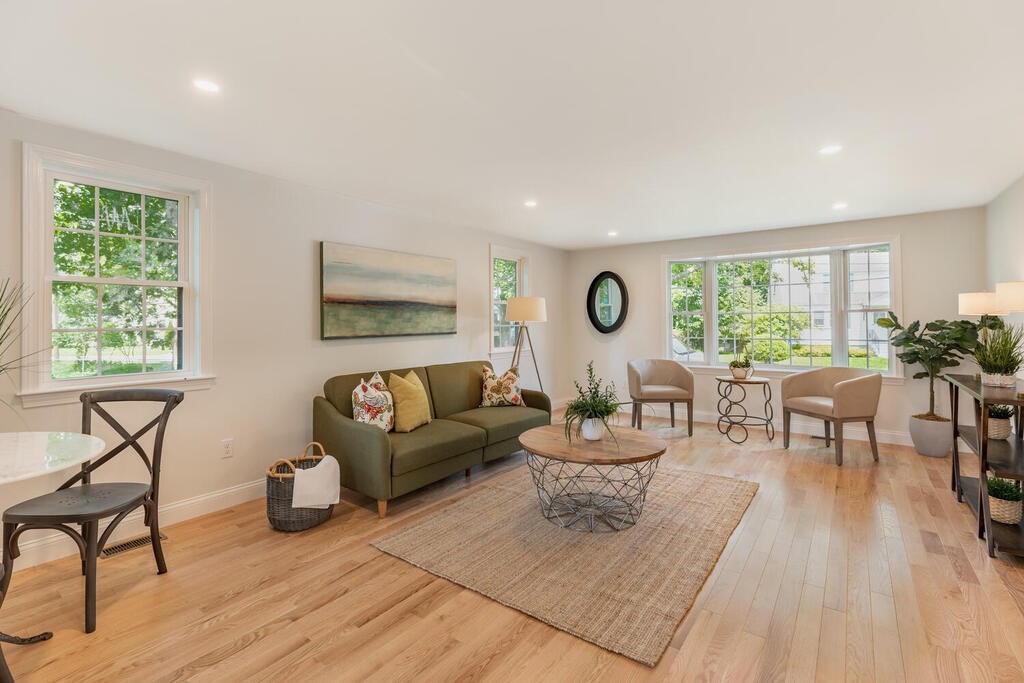 13 Crosby Road Reading, MA 01867 - Photo 10 of 27 Gallery Image 10