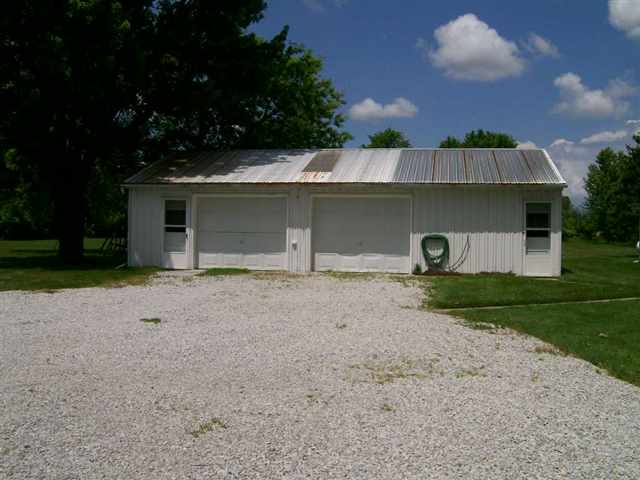 5876 Meldrum Road Casco, MI 48064 - Photo 5 of 21 31060725-4.JPG
