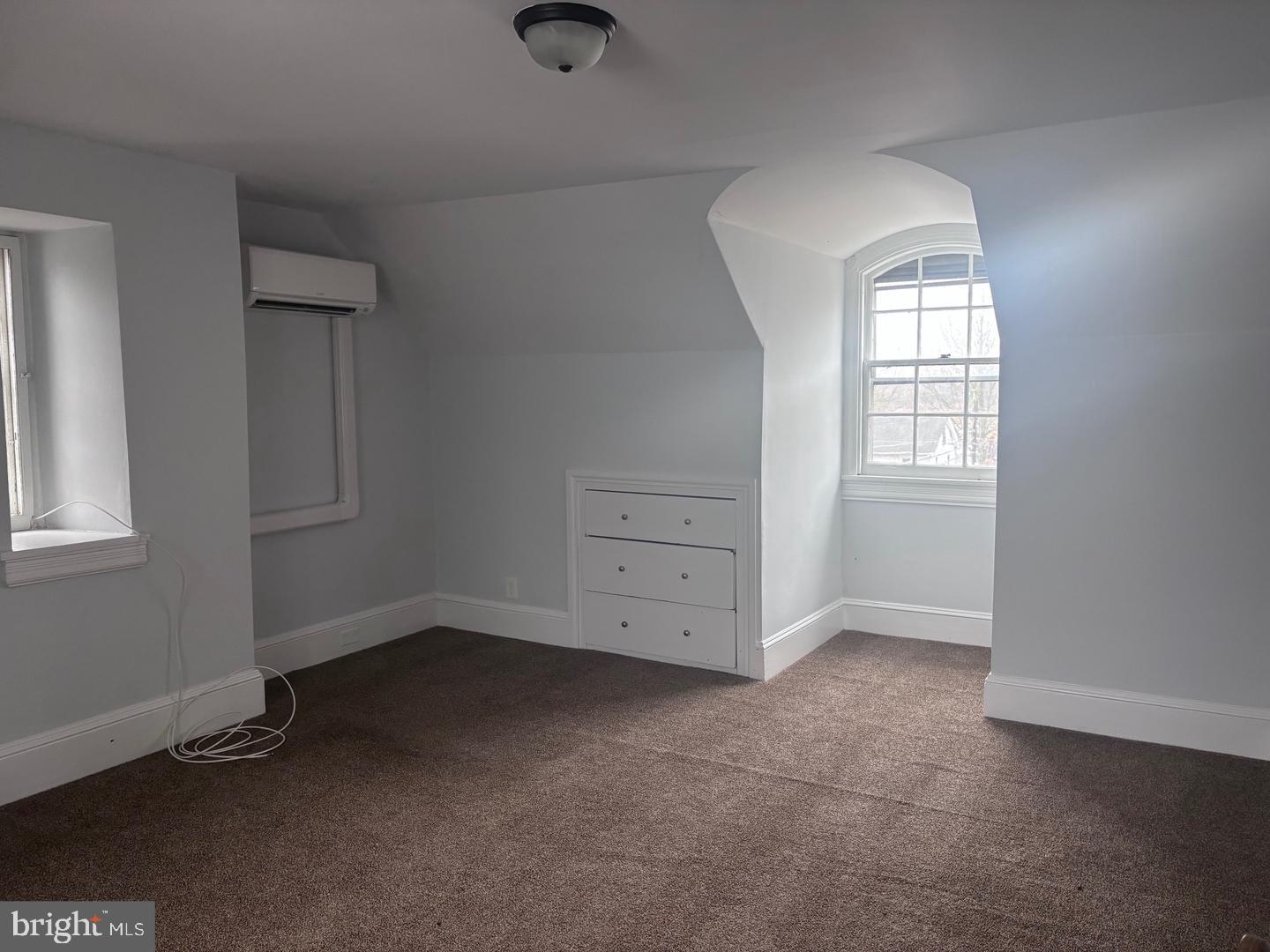 51 Oak Street Salem, NJ 08079 - Photo 4 of 5 an empty room with windows and closet