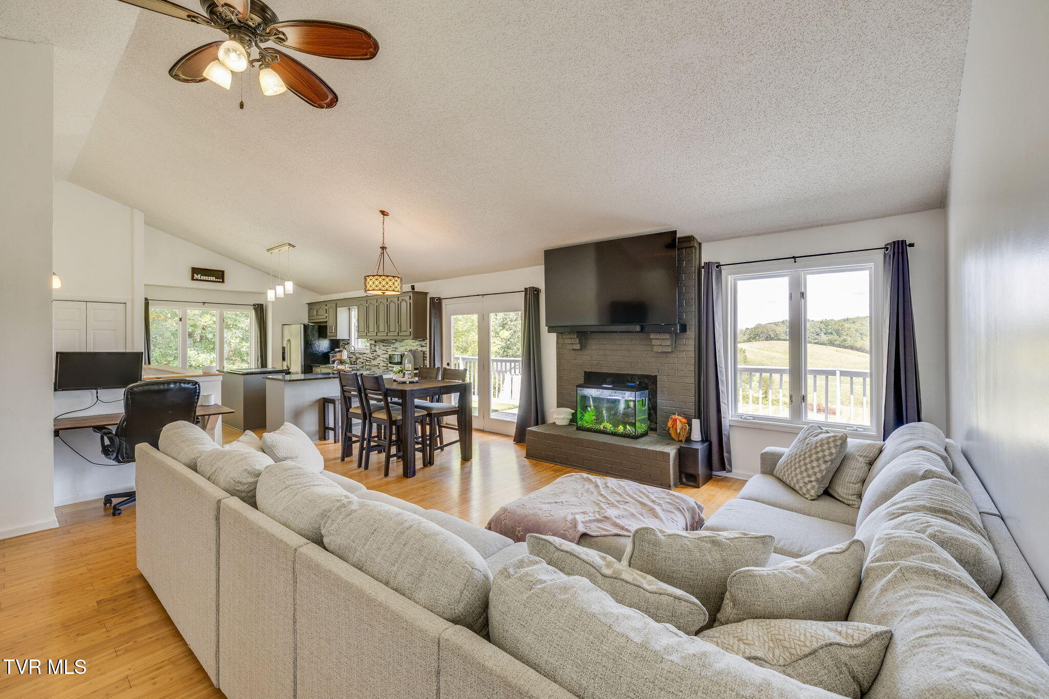 120 Valley View Road Greeneville, TN 37743 - Photo 11 of 47 008