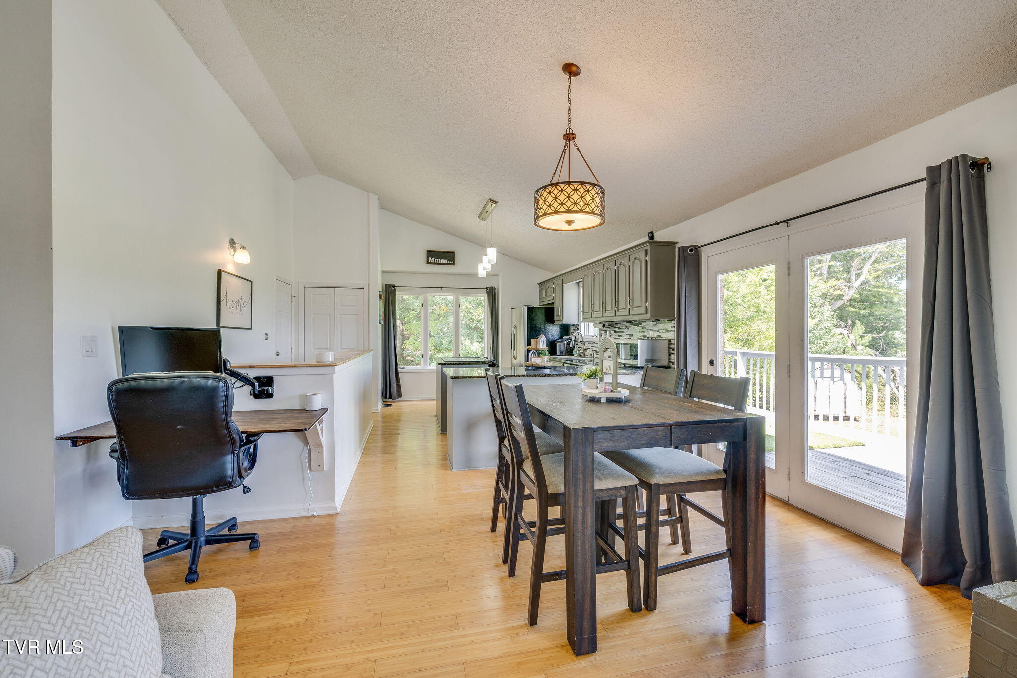 120 Valley View Road Greeneville, TN 37743 - Photo 13 of 47 010