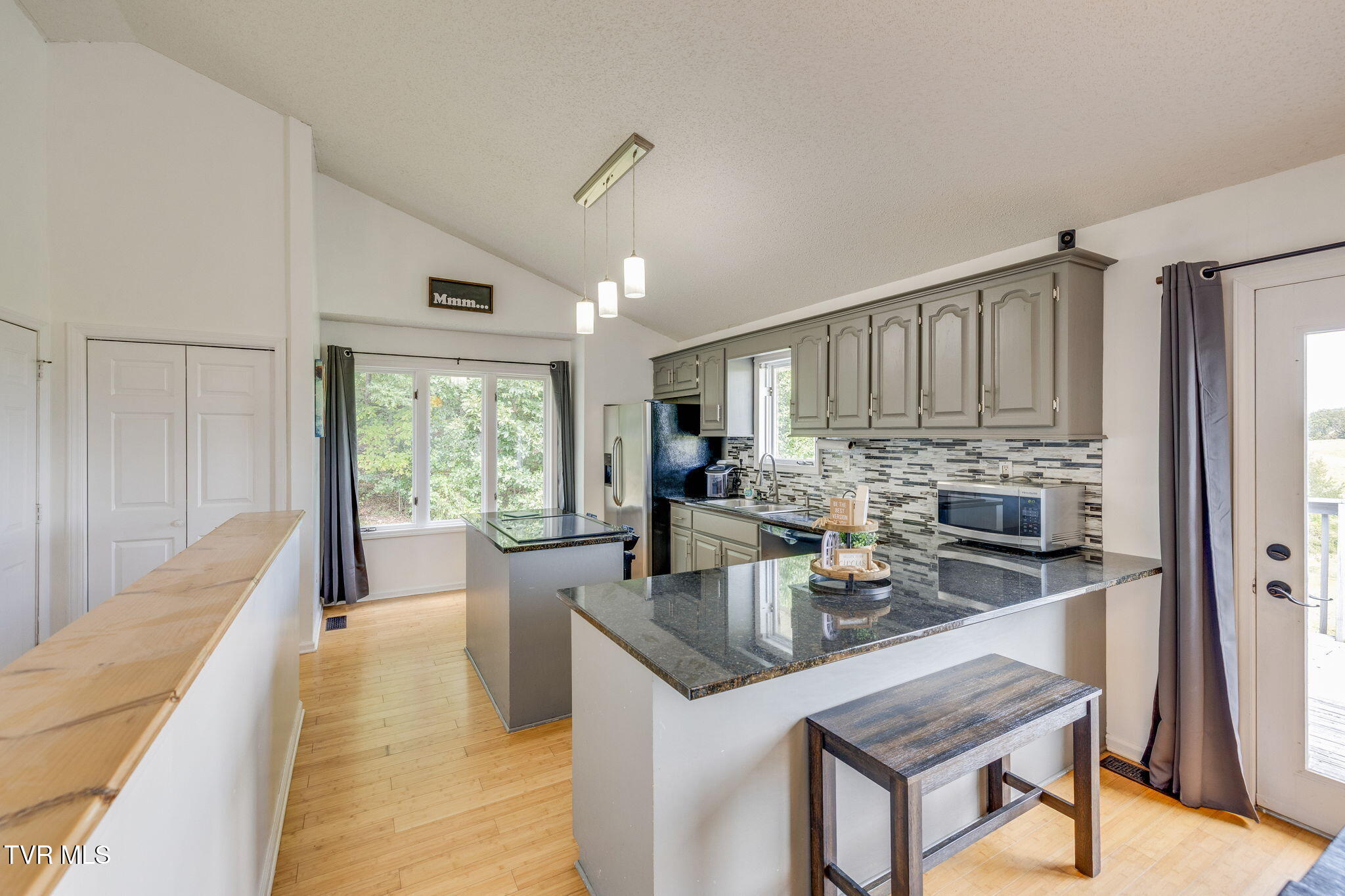 120 Valley View Road Greeneville, TN 37743 - Photo 15 of 47 012