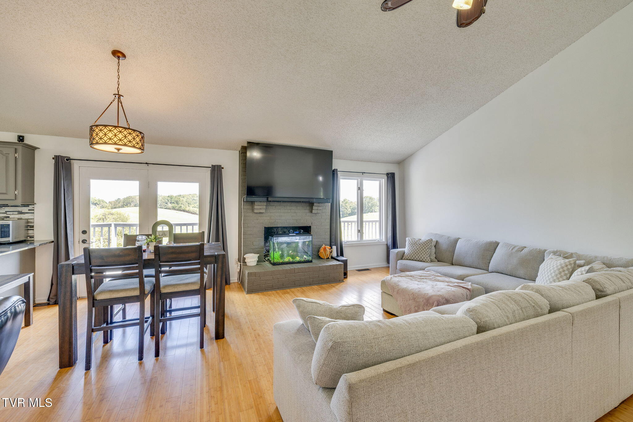 120 Valley View Road Greeneville, TN 37743 - Photo 10 of 47 007