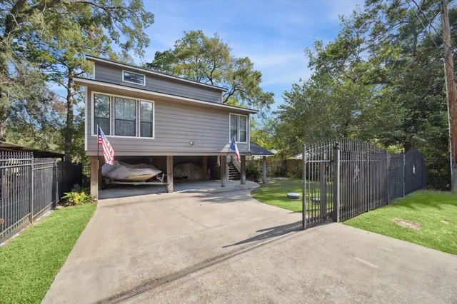$395,000 | 25814 Water Ridge Drive, Houston, TX 77336
