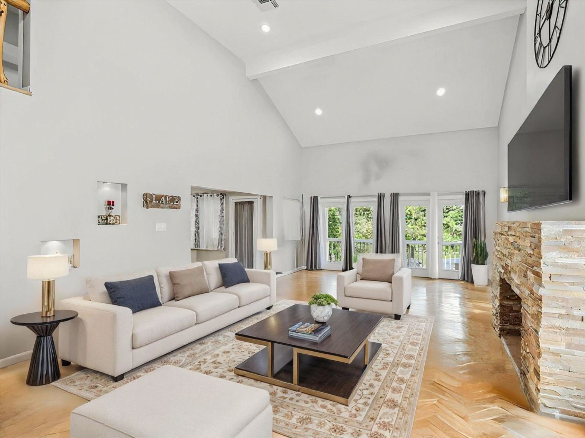 25814 Water Ridge Drive Houston, TX 77336 - Photo 6 of 42 Virtual rendering of what the space would look like with different furnishings.