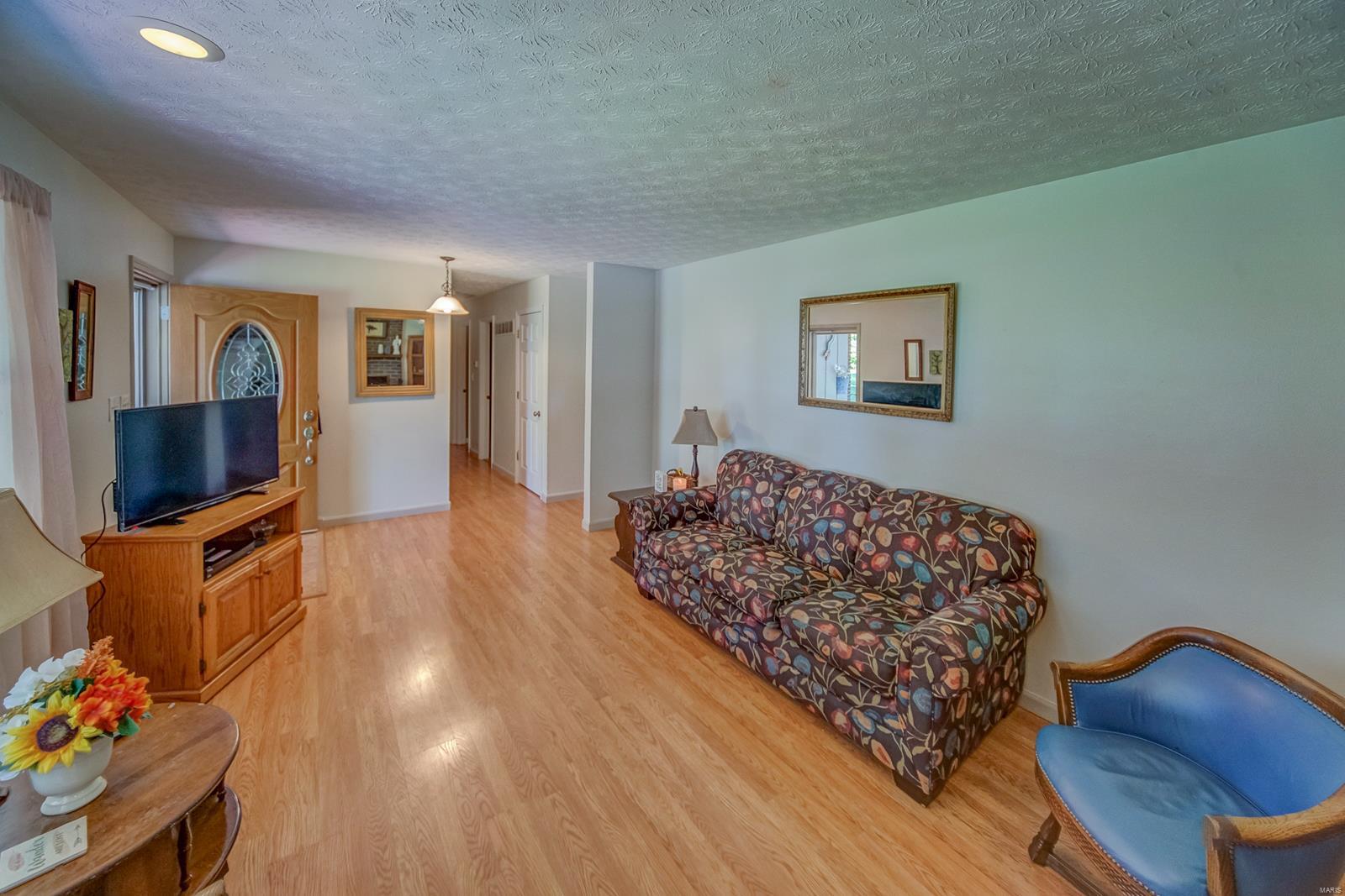 7418 Sherry Creek Road Worden, IL 62097 - Photo 4 of 27 Gallery Image 4