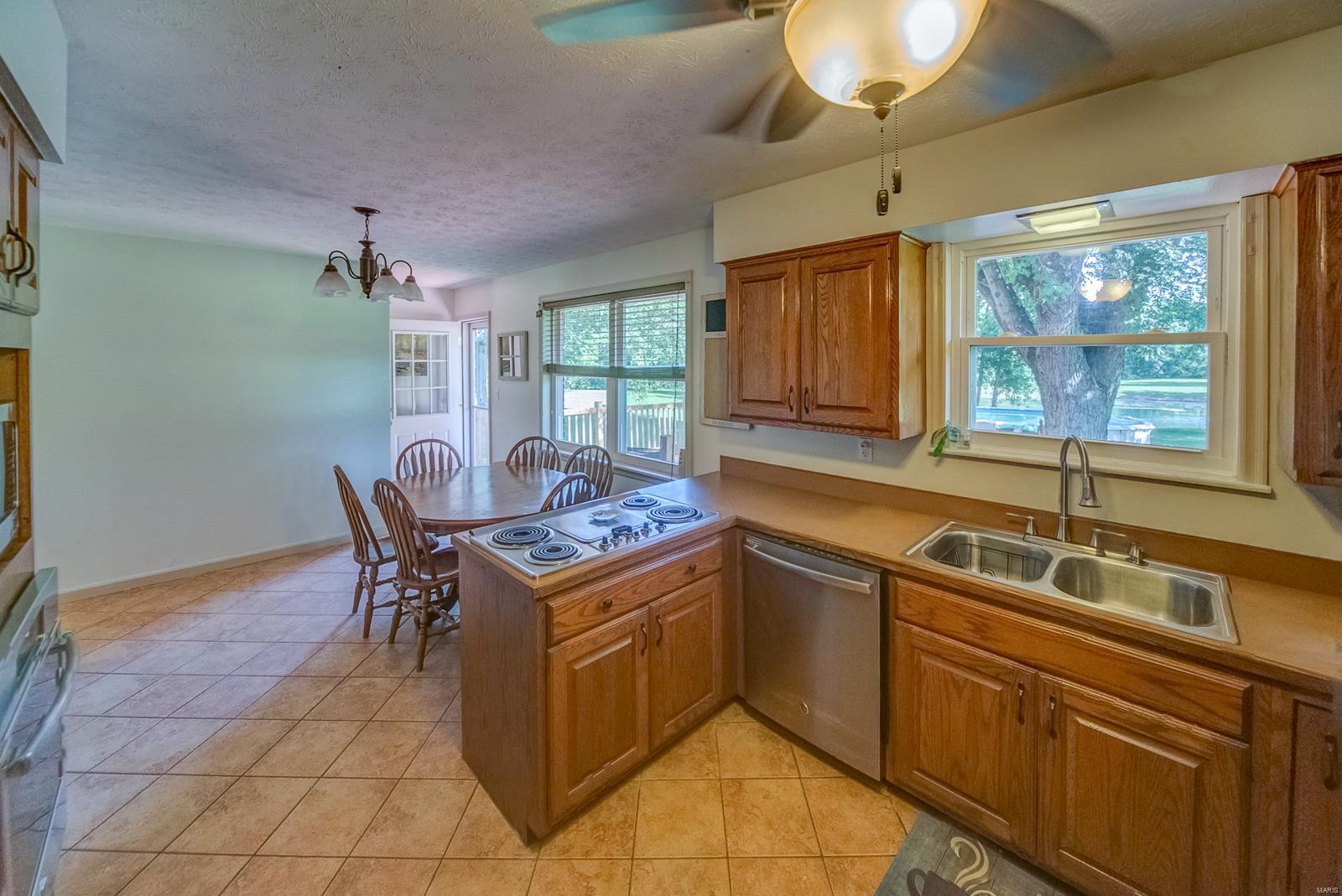 7418 Sherry Creek Road Worden, IL 62097 - Photo 5 of 27 Gallery Image 5