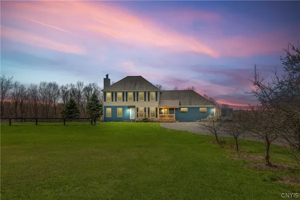 $715,000 | 441 Kingdom Road, Volney, NY 13126