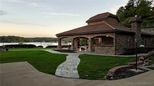 $8,900,000 | 120 Carson Drive, Sunrise Beach, MO 65079