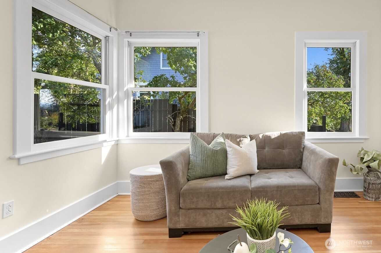 903 13th Street Bellingham, WA 98225 - Photo 13 of 40 a living room with furniture and a window