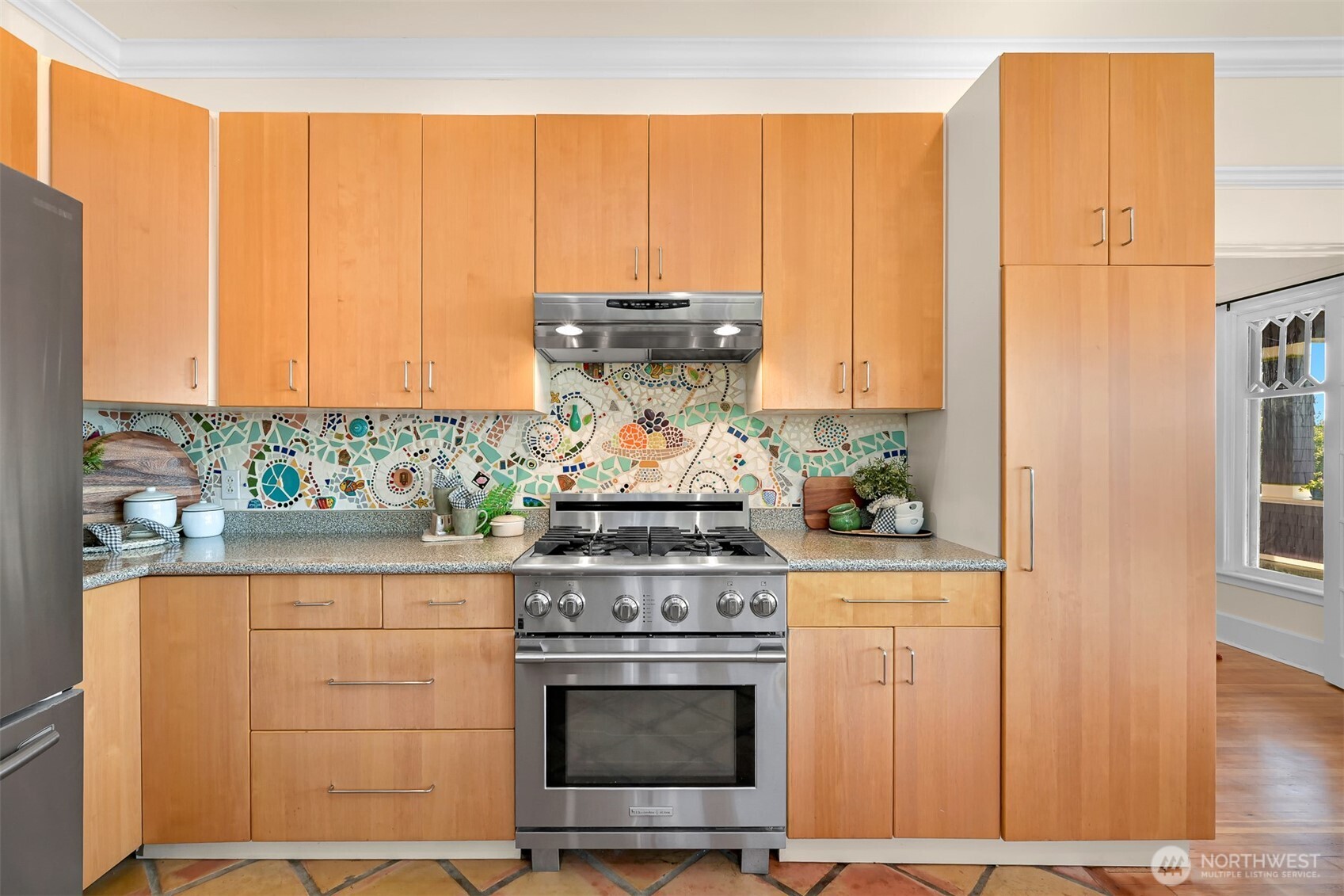 903 13th Street Bellingham, WA 98225 - Photo 23 of 40 a stove top oven sitting inside of a kitchen