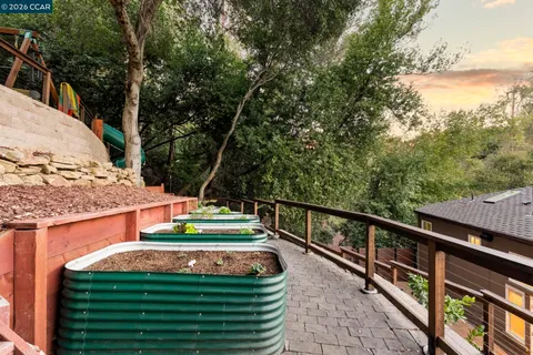 $1,298,000 | 6165 Doncaster Place, Oakland, CA 94611