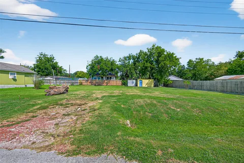 $49,900 | 608 Maiden Lane, Richmond, TX 77469