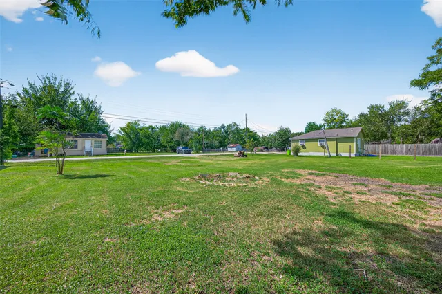 $49,900 | 608 Maiden Lane, Richmond, TX 77469