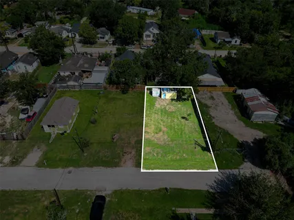 $49,900 | 608 Maiden Lane, Richmond, TX 77469