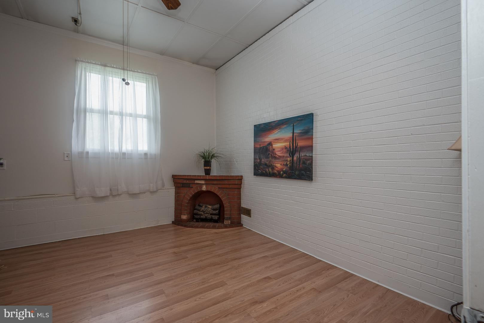 16040 Ridge Road King George, VA 22485 - Photo 18 of 30 apartment living room