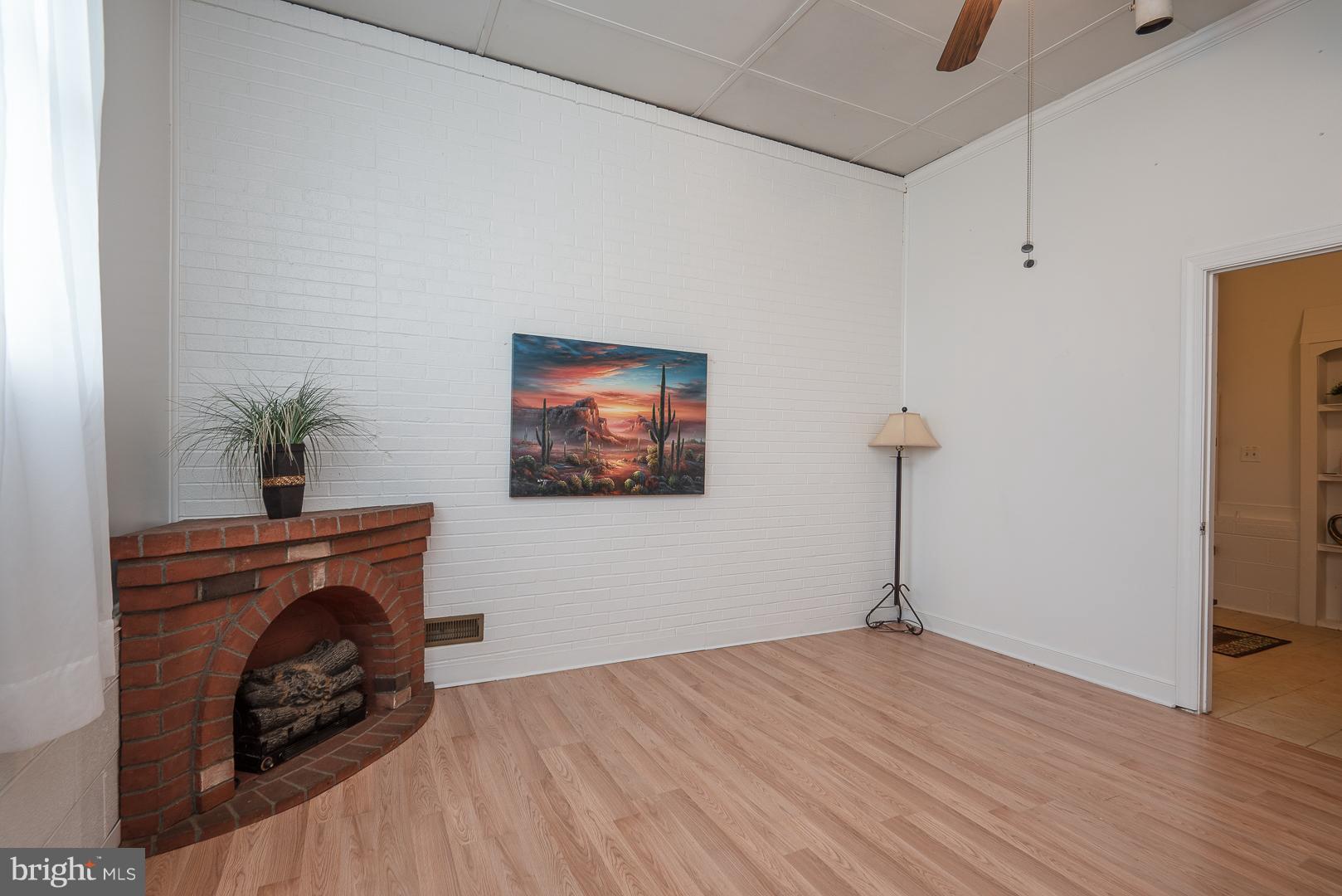 16040 Ridge Road King George, VA 22485 - Photo 19 of 30 apartment living room