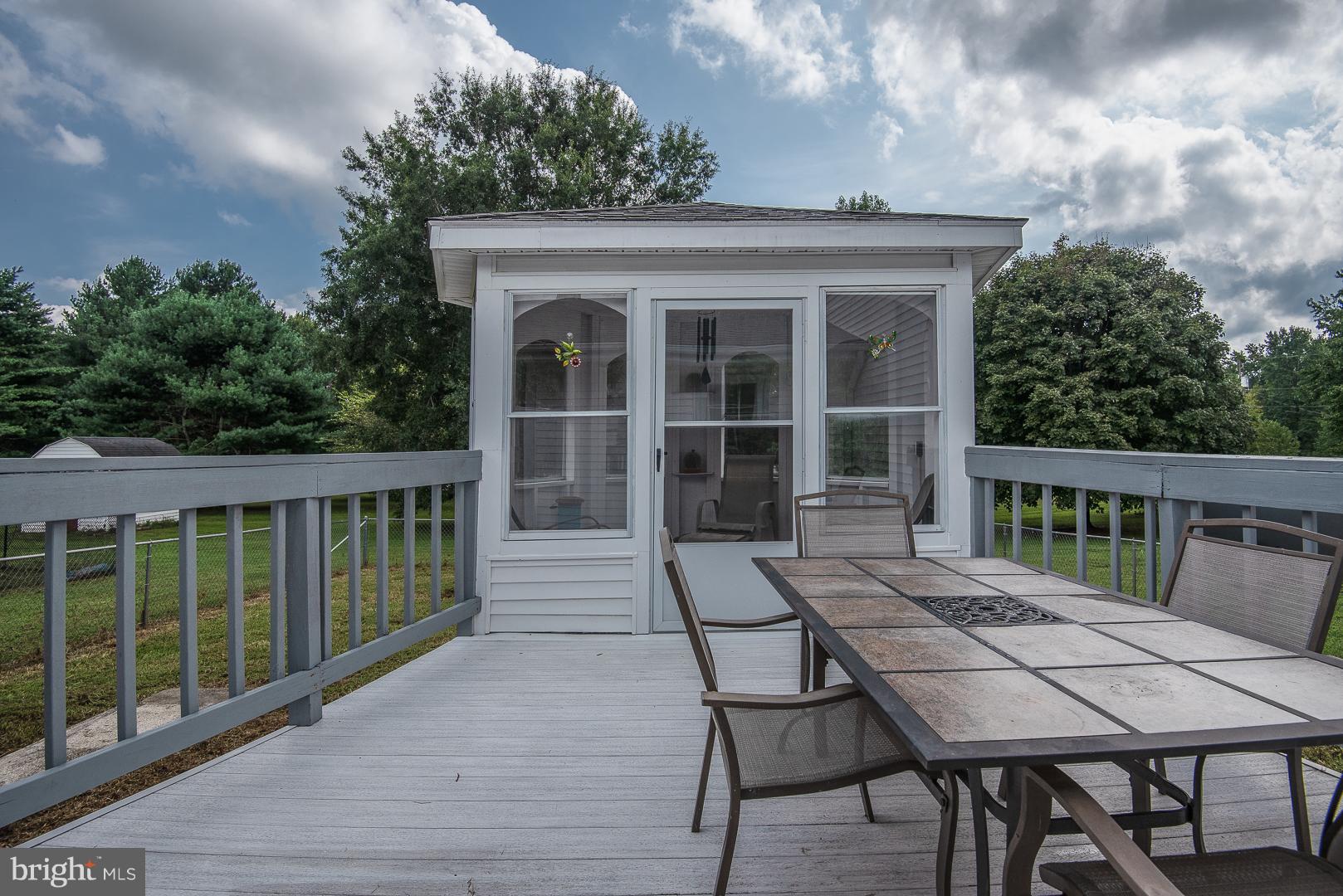 16040 Ridge Road King George, VA 22485 - Photo 23 of 30 deck & gazebo