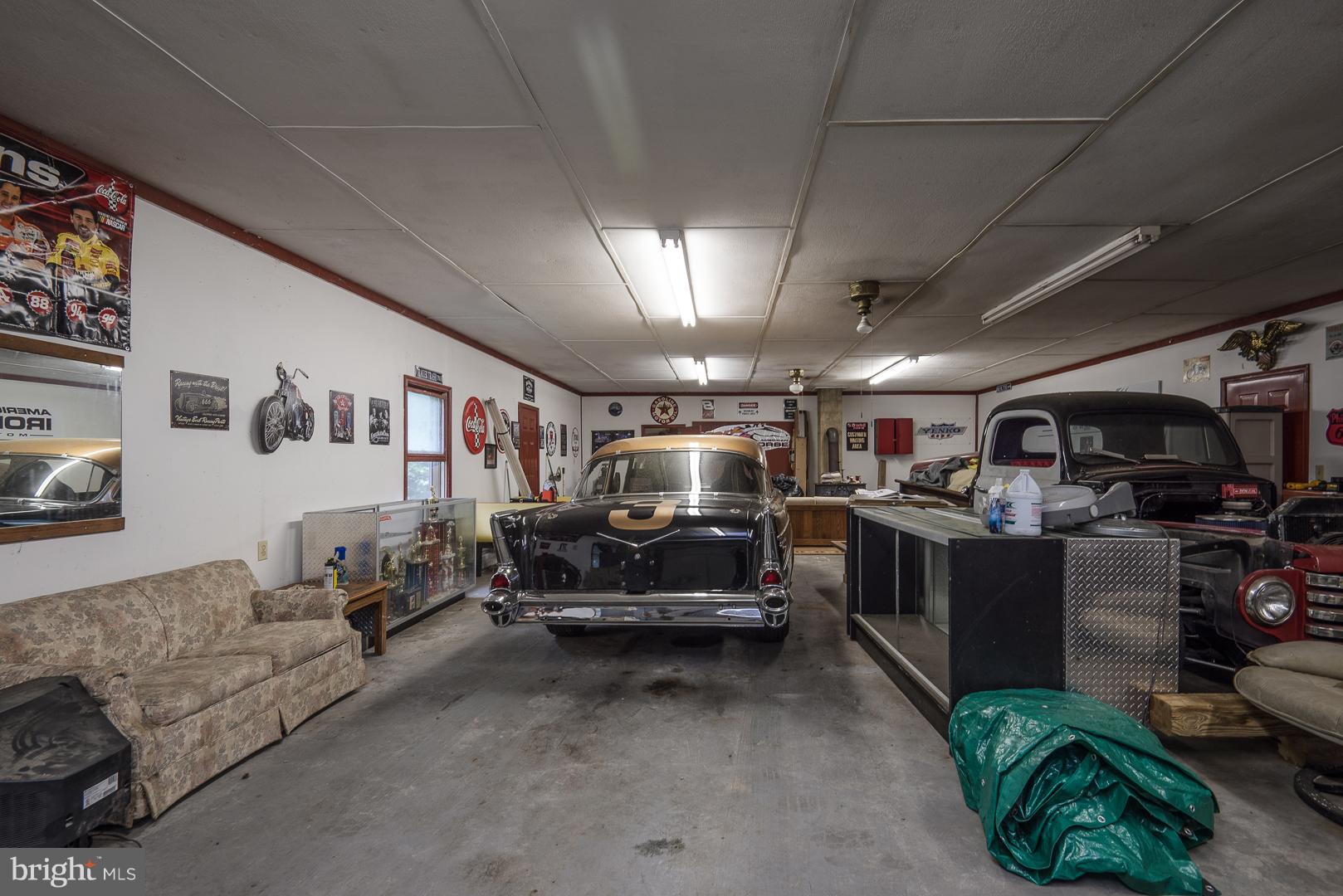 16040 Ridge Road King George, VA 22485 - Photo 28 of 30 interior 2,016 sqft garage shop.