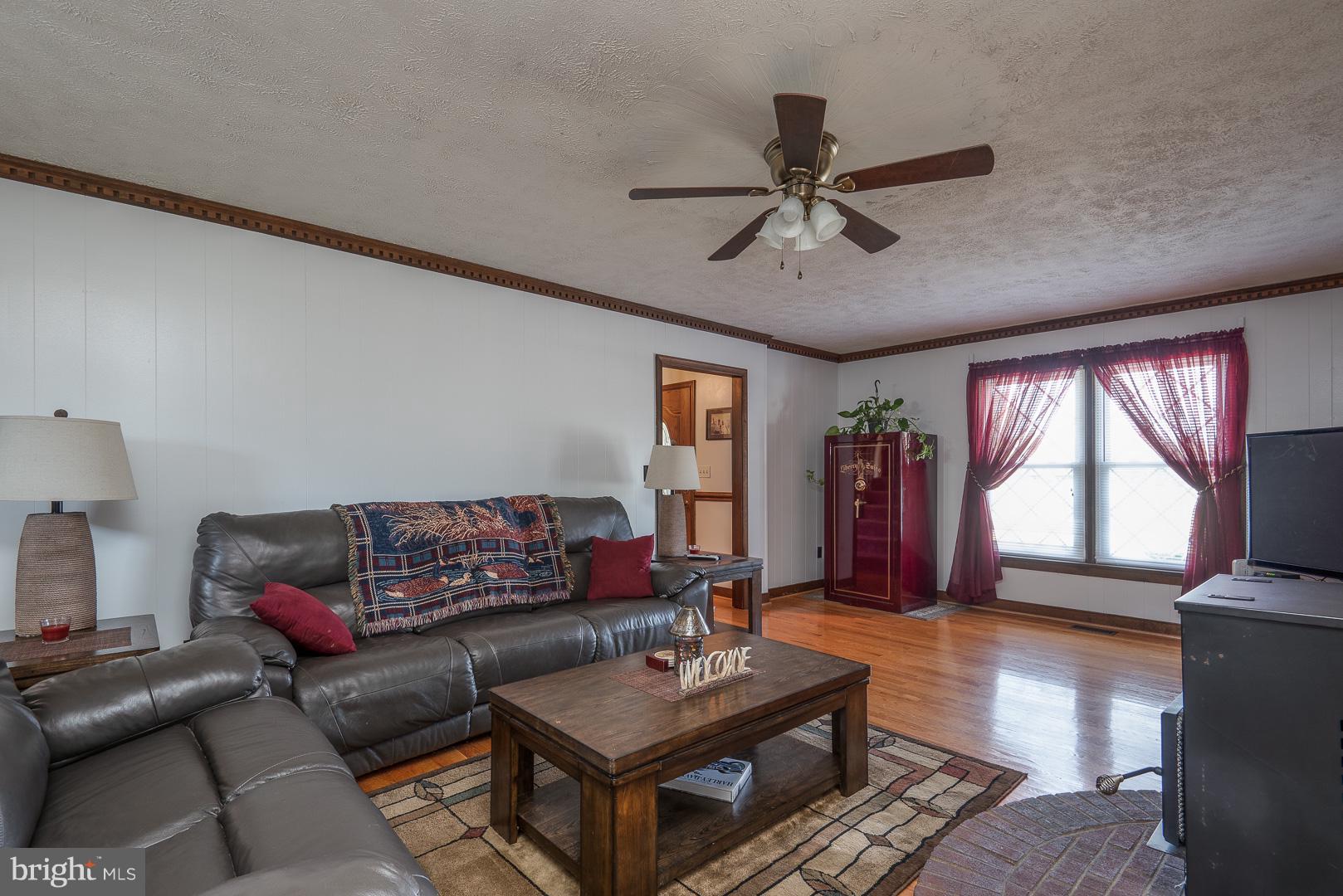 16040 Ridge Road King George, VA 22485 - Photo 29 of 30 Family Room