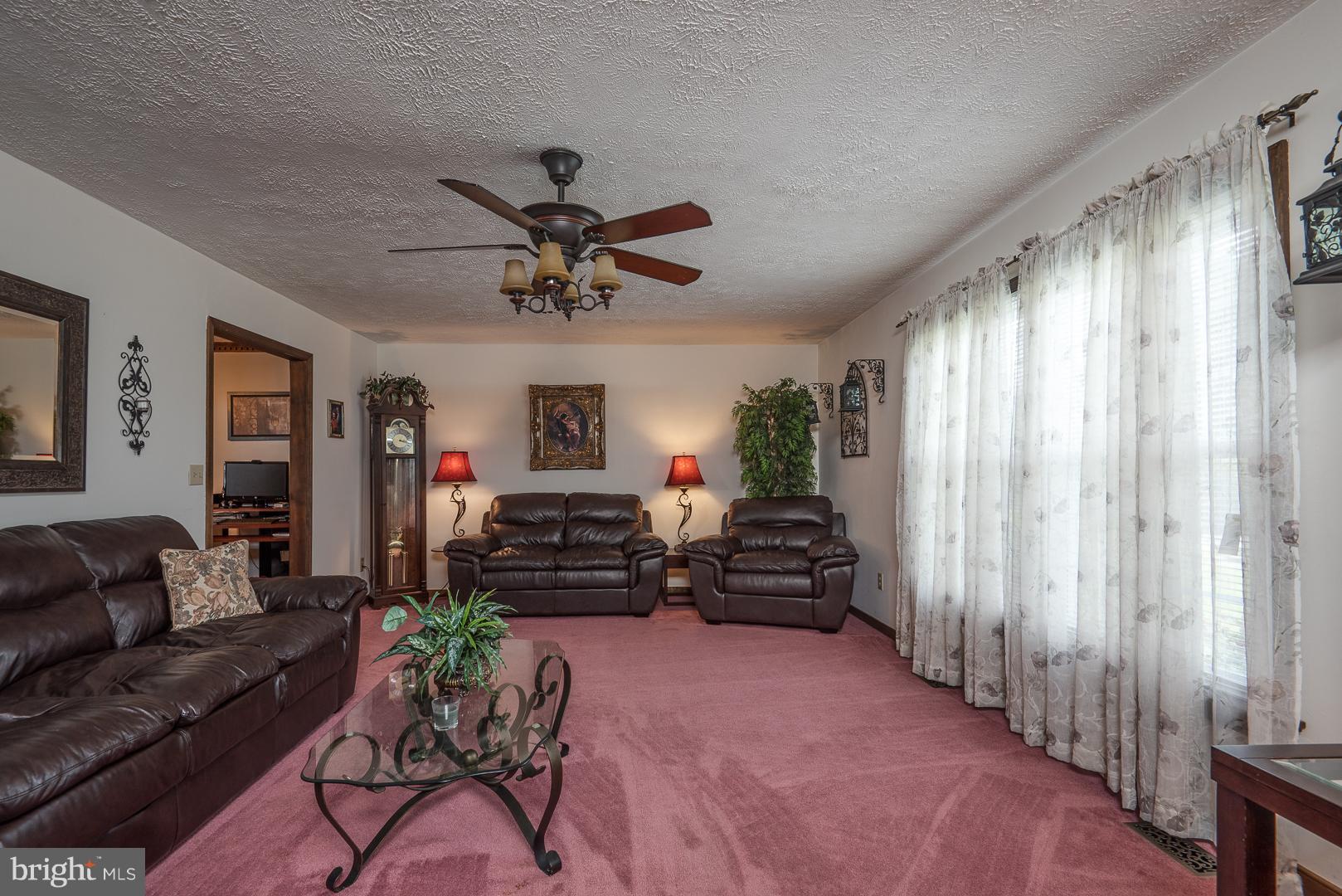 16040 Ridge Road King George, VA 22485 - Photo 4 of 30 Living Room
