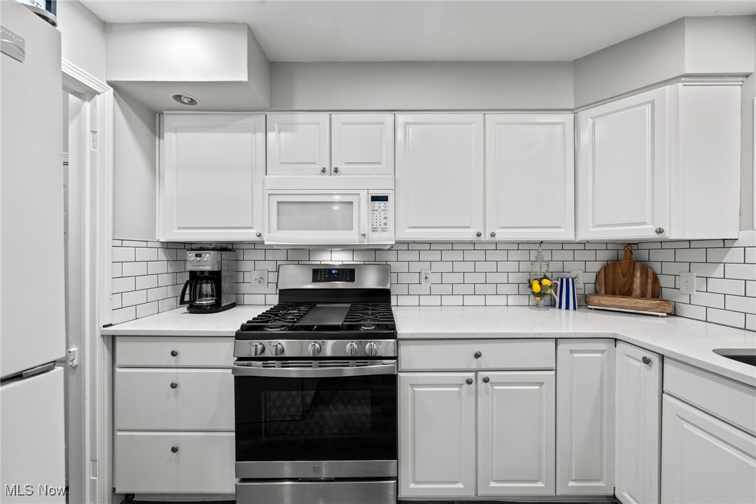 1623 Overbrook Road Cleveland, OH 44124 - Photo 12 of 38