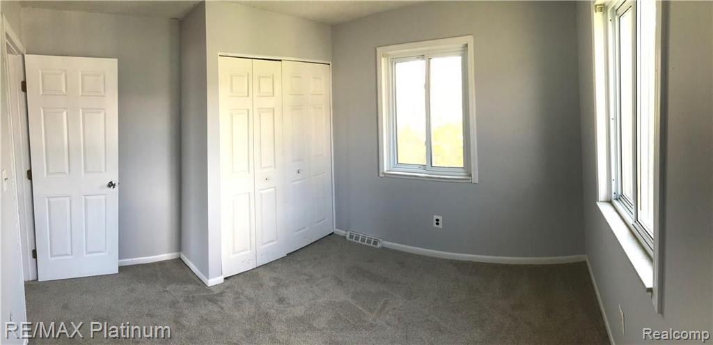 1846 South Hughes Road Brighton, MI 48114 - Photo 4 of 33