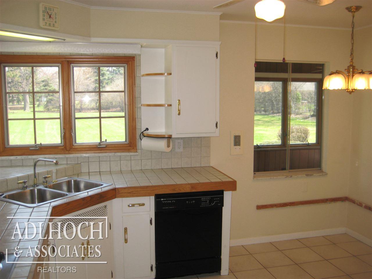 1300 North Renaud Road Grosse Pointe Woods, MI 48236 - Photo 4 of 14