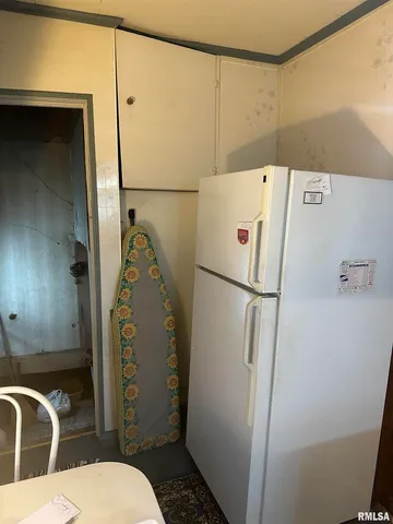 $37,800 | 402 East Keyes Street, Du Quoin, IL 62832