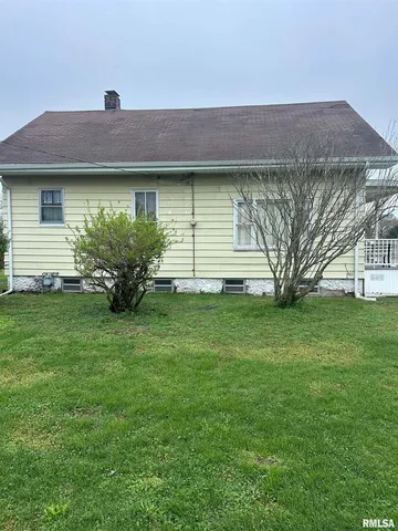 $37,800 | 402 East Keyes Street, Du Quoin, IL 62832