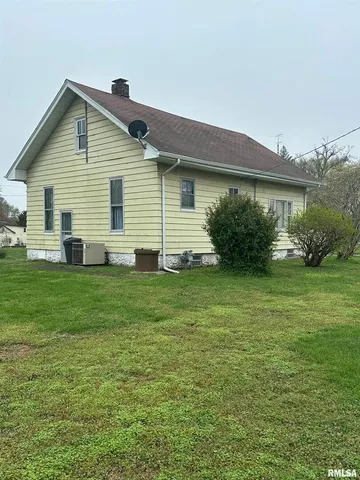 $37,800 | 402 East Keyes Street, Du Quoin, IL 62832