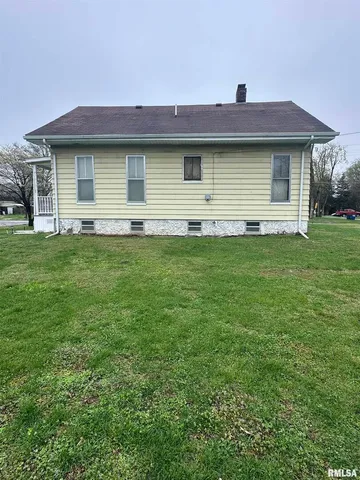 $37,800 | 402 East Keyes Street, Du Quoin, IL 62832