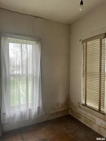 $37,800 | 402 East Keyes Street, Du Quoin, IL 62832