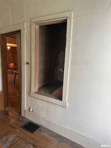 $37,800 | 402 East Keyes Street, Du Quoin, IL 62832