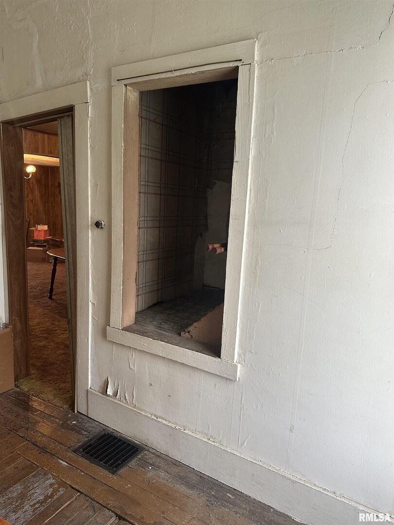 402 East Keyes Street Du Quoin, IL 62832 - Photo 9 of 18