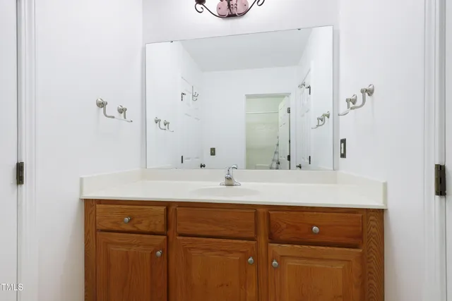 $799,995 | 3220 Queensland Road, Raleigh, NC 27614