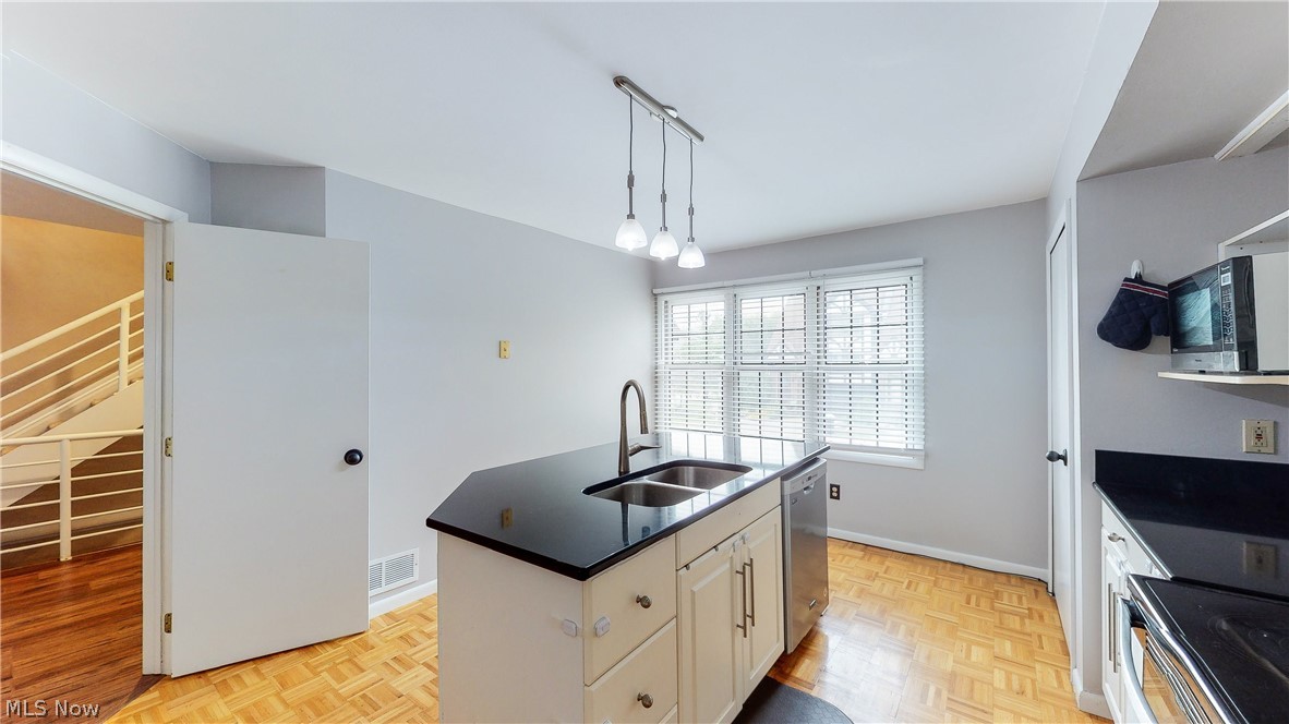 3514 Hampton Road Pepper Pike, OH 44122 - Photo 12 of 29 Gallery Image 12