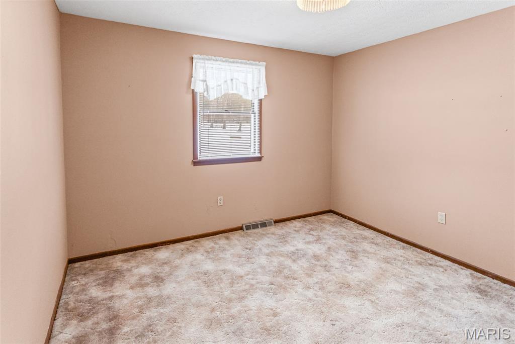 5251 Miles Station Road Bunker Hill, IL 62014 - Photo 35 of 86