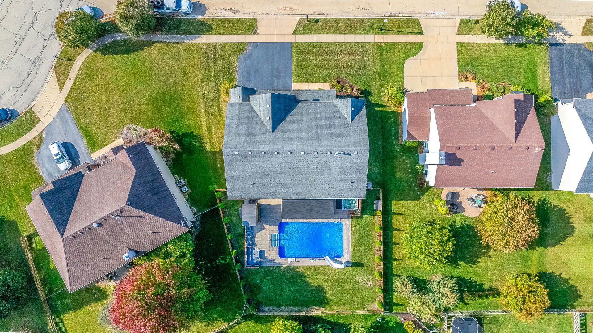 335 Forest Trail South Elgin, IL 60177 - Photo 43 of 47 an aerial view of houses with yard