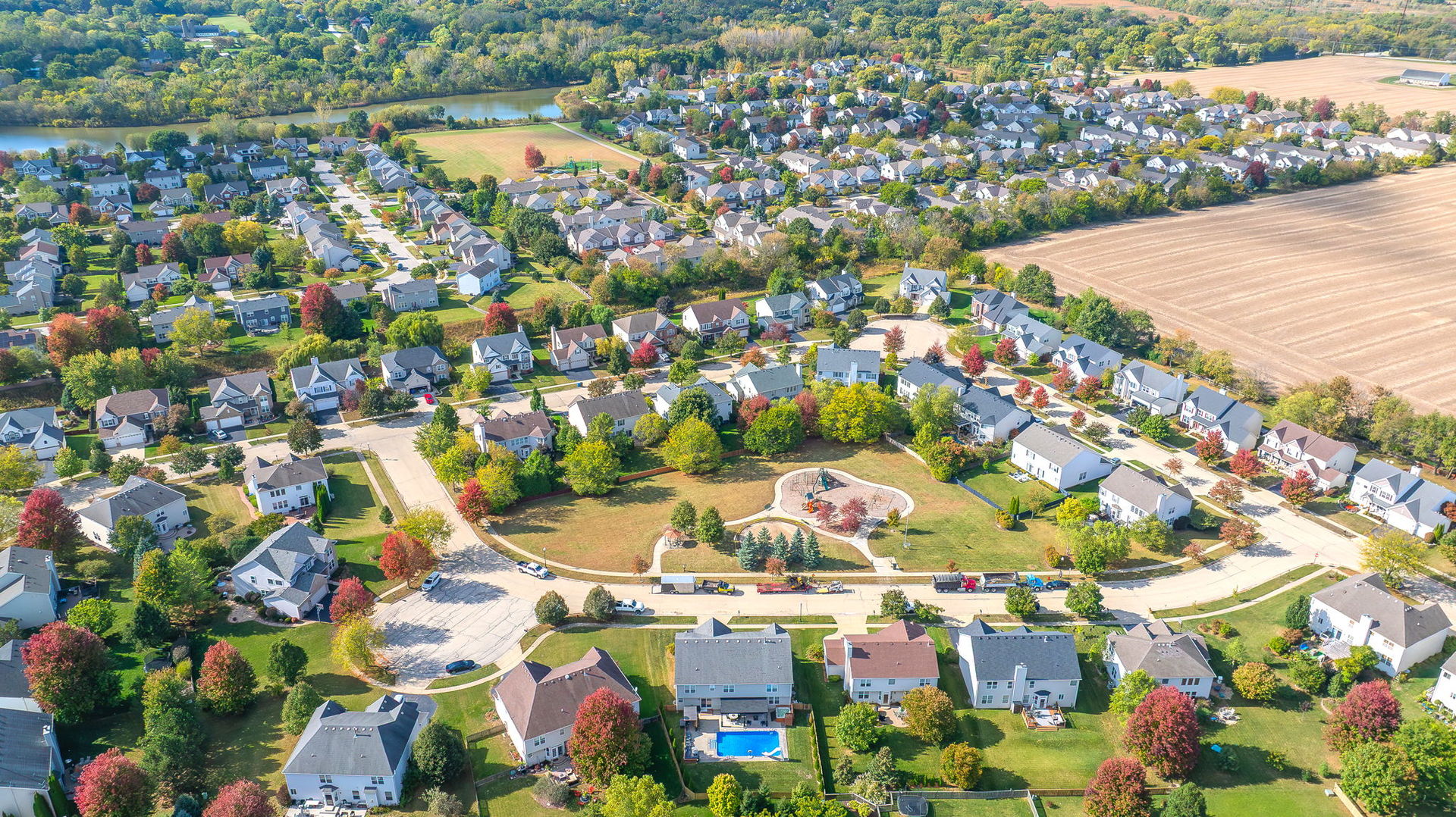 335 Forest Trail South Elgin, IL 60177 - Photo 45 of 47 an aerial view of residential houses with outdoor space