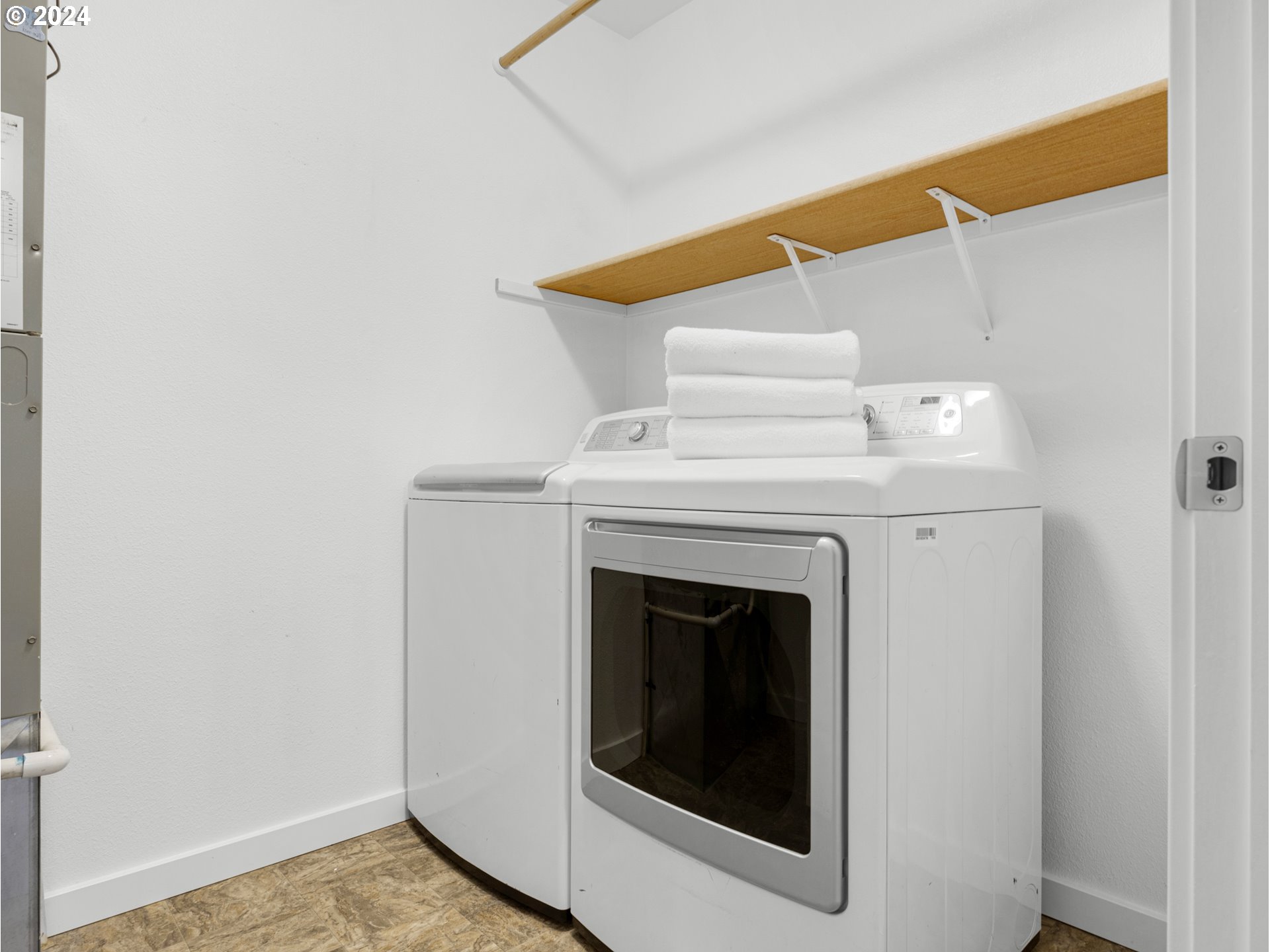 91138 Pathfinder Road Astoria, OR 97103 - Photo 34 of 44 Laundry
